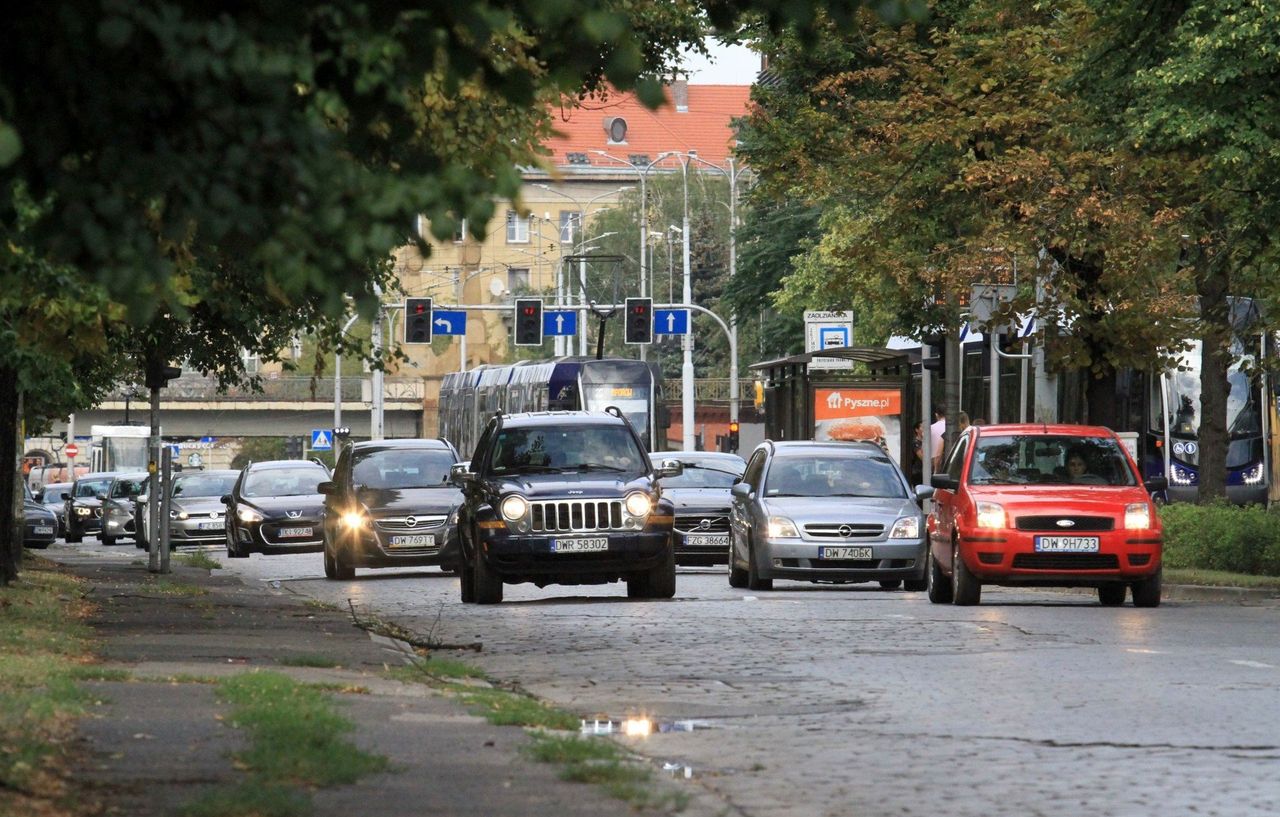 Chińskie auta szturmem wchodzą na polski rynek. Branża flotowa na rozdrożu
