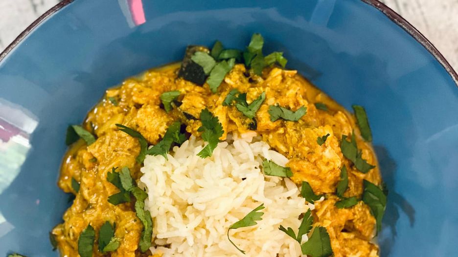 Kurczak w jogurtowym sosie curry