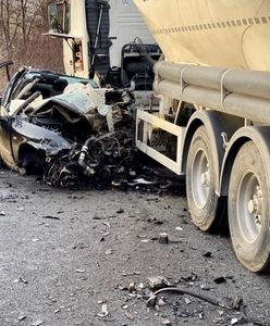 Śląsk. Seat nie miał szans w zderzeniu z ciężarówką. Koszmarny wypadek w Jaworznie