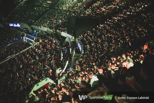 Licznie wypełnione trybuny podczas wielkiego wydarzenia CS:GO