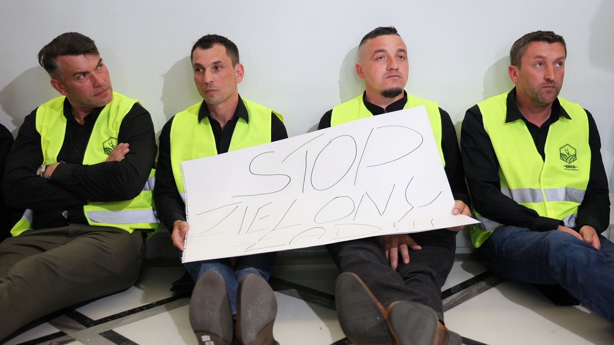 rolnicy
Warszawa, 09.05.2024. Grupa rolnik�w okupuj�cych Sejm w Warszawie, 9 bm. ��daj� spotkania z premierem ws. Zielonego �adu. (ad) PAP/Pawe� Supernak
Pawe� Supernak
protest, rolnicy, sejm, zielony �ad