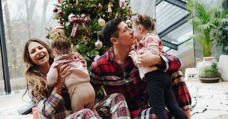 Anna i Robert Lewandowscy W PIŻAMACH celebrują świąteczny poranek pod choinką (ZDJĘCIA)
