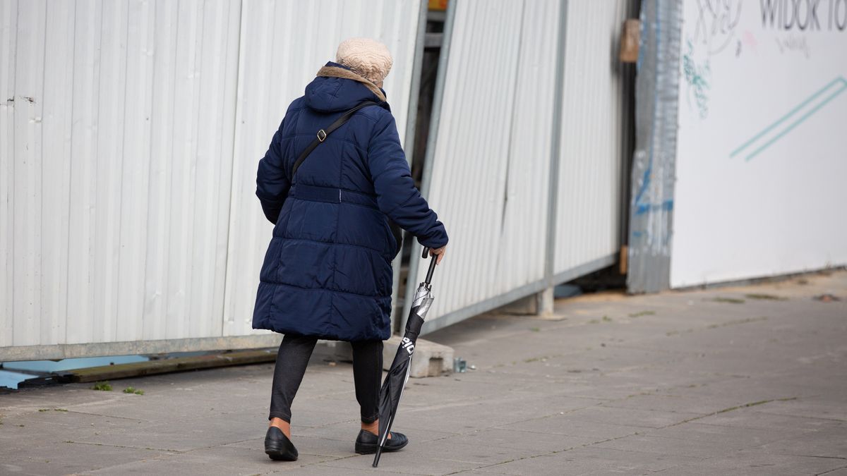 spacer senior emerytka emeryt emerytura