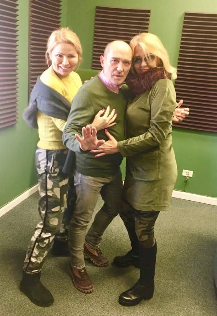 Anna Jurksztowicz, Majka Jeżowska, Andrzej Krzywy w USA