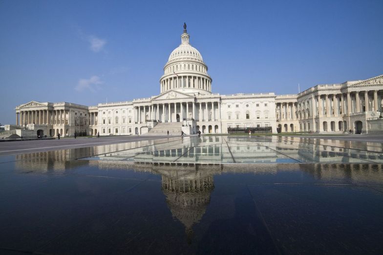 Obie izby amerykańskiego parlamentu poparły tzw. ustawę 447