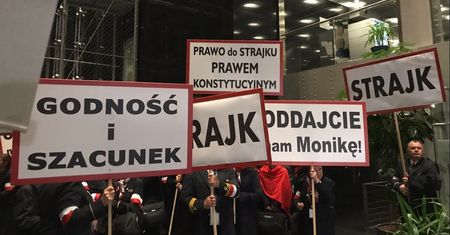 Trwa strajk części pracowników LOT. Poranne loty odbyły się planowo