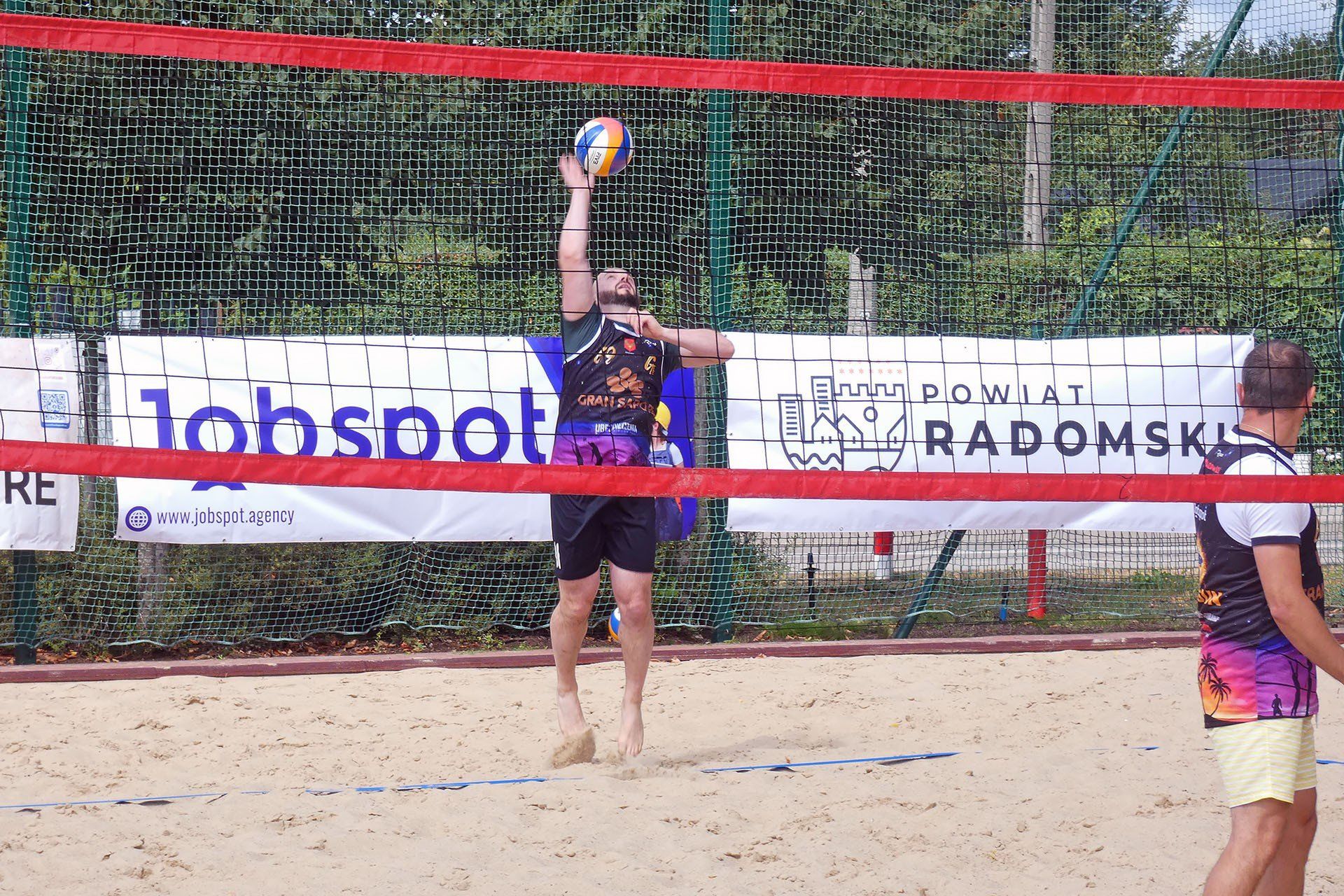 Duże emocje na plaży w Pionkach
