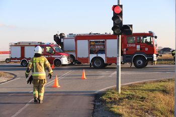Woj. kujawsko-pomorskie: Poranna ślizgawka na drogach. BMW dachowało