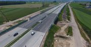 Autostrada gotowa, na budowie pusto, ale trasa wciąż zamknięta? Wyjaśniamy