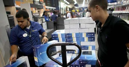 PlayStation 4 nadal ma wzięcie - ogólna sprzedaż robi wrażenie