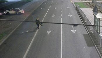 Niebywałe, co wyprawiał. Był środek nocy. Wysiadł z Audi