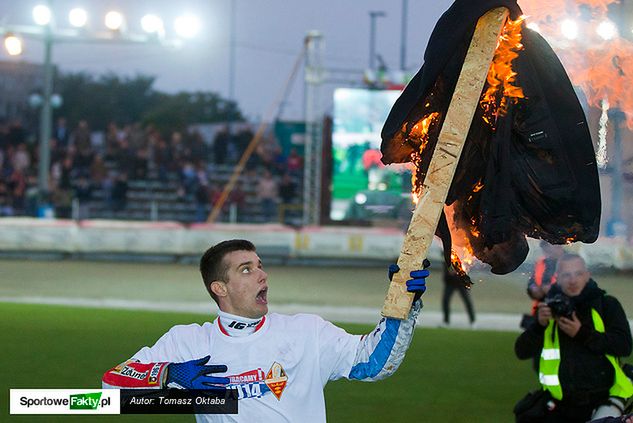 Tak cieszył się Artur Mroczka po awansie Wybrzeża do ENEA Ekstraligi.