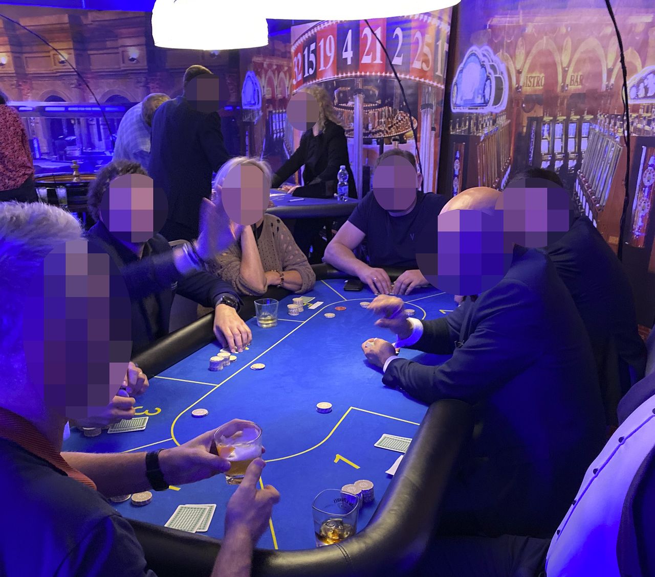 Kasyno, poker i ruletka. Tak się bawi państwowa spółka. "Duża niezręczność"