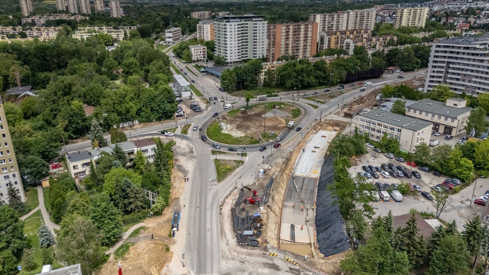 Zdjęcia od pętli w Mistrzejowicach po rondo Polsadu. A czek nas jeszcze rozkopanie skrzyżowania przy ul. Mogilskiej