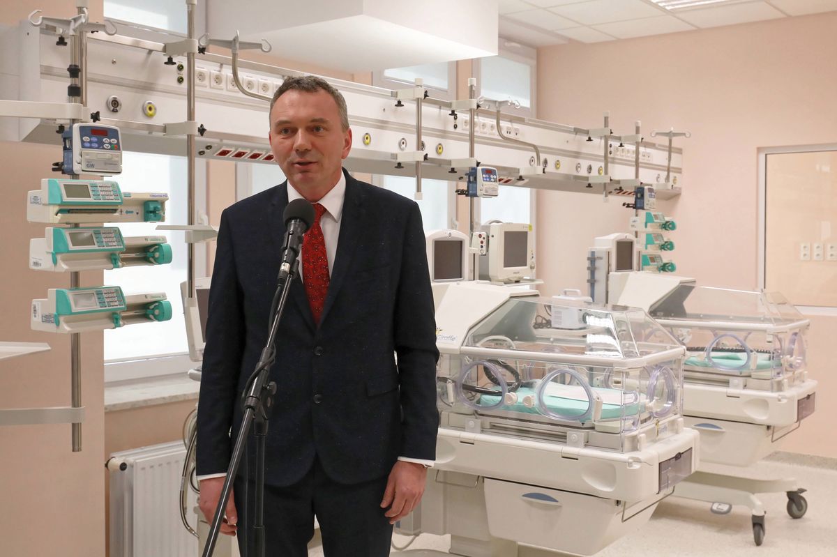 Dyrektor szpitala MSWiA, w którym leczono Kornela Morawieckiego, stracił pracę