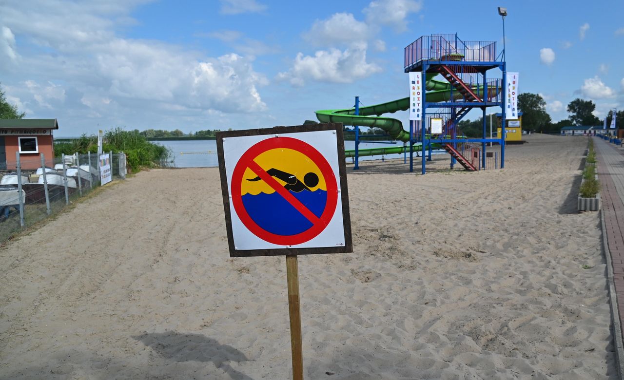 Sinice nie tylko w Bałtyku. Alert aż w siedmiu województwach