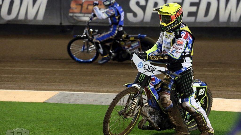 Chris Holder i Jason Doyle (z tyłu) w Grand Prix