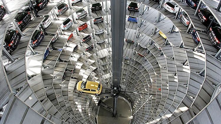 Chociaż raczej nie natraficie na parking taki, jak ten na zdjęciu, to wielu osobom zdarza się zapomnieć, gdzie zaparkowali