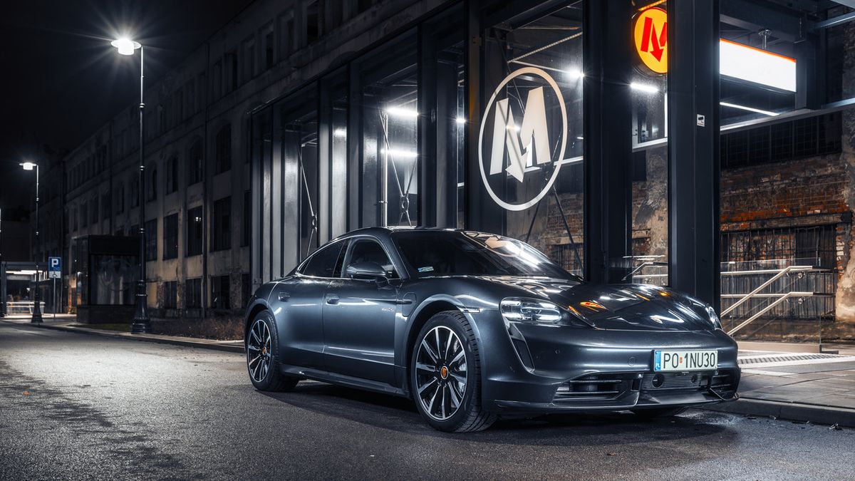 Taycan, tak jak Panamera doczeka się wersji Sport Turismo.