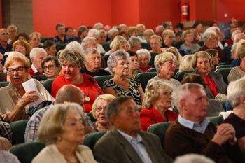 Kielce: Finałowy koncert Kapeli Podwórkowej SCYZORY w Wojewódzkim Domu Kultury zakończył letni cykl spotkań muzycznych