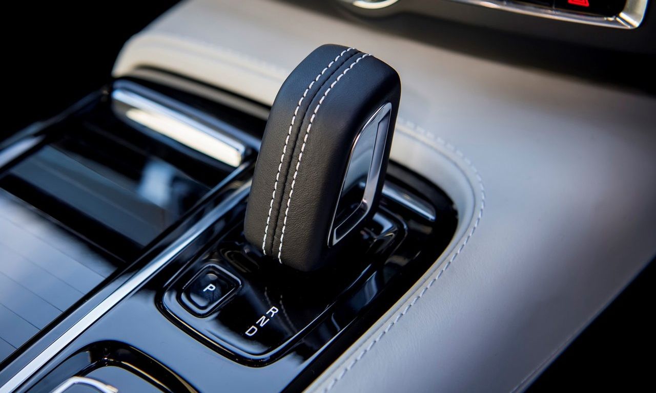 Drążek skrzyni biegów po liftingu