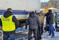 Mazowieckie. Zatrzymano 11 Afgańczyków. Ukryli się w naczepie TIR-a