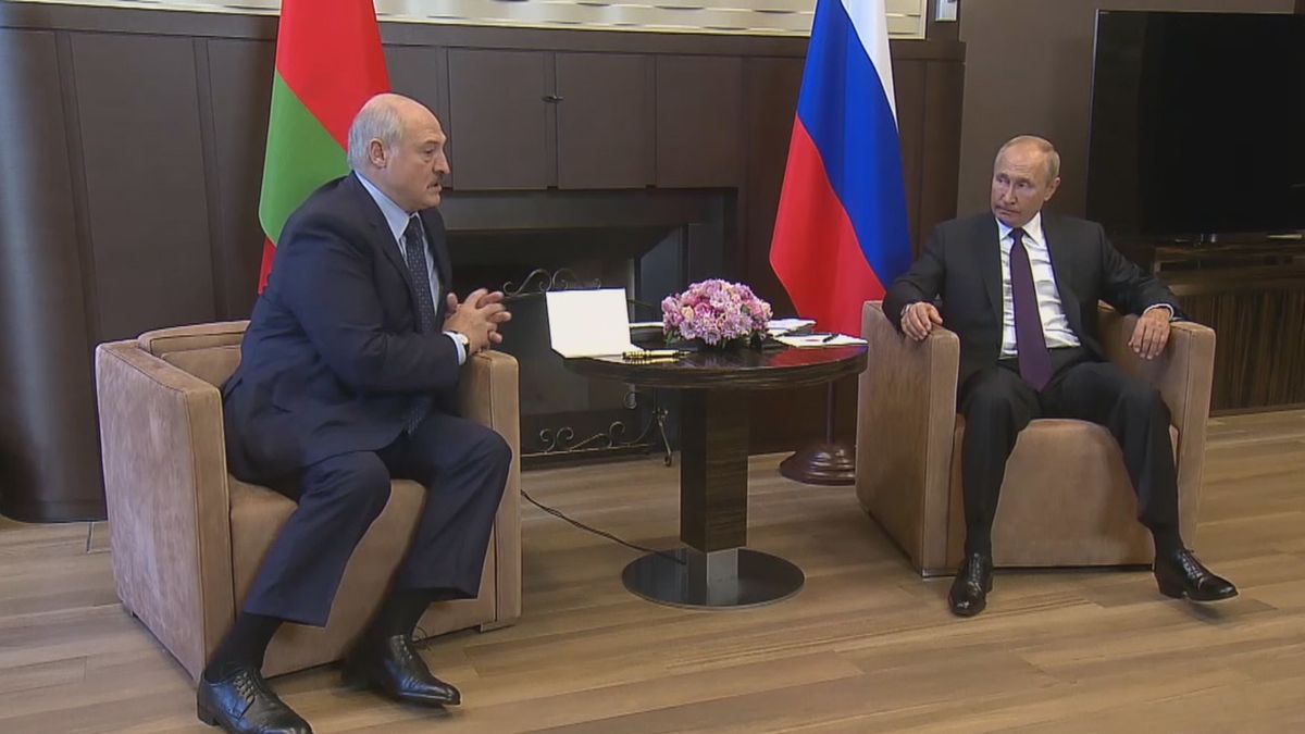 Aleksandr Łukaszenka (z lewej) był w poniedziałek na wizycie u prezydenta Rosji Władimira Putina.