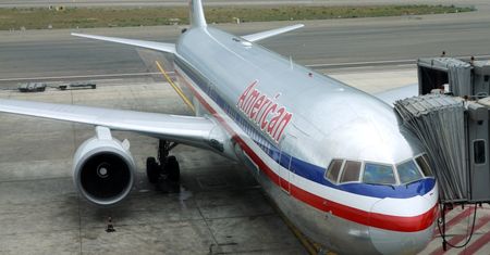 Silne turbulencje podczas lotu z Miami do Mediolanu. Siedem osób zostało rannych