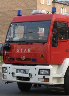 Łódzkie: Pożar hali przetwórstwa odpadów w Rzgowie