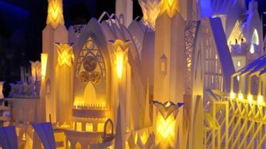 Przepiękny papierowy zamek 1