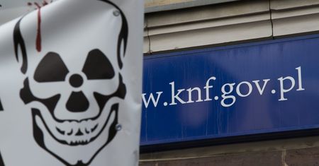 KNF ostrzega. Dwie częstochowskie firmy trafiły na czarną listę