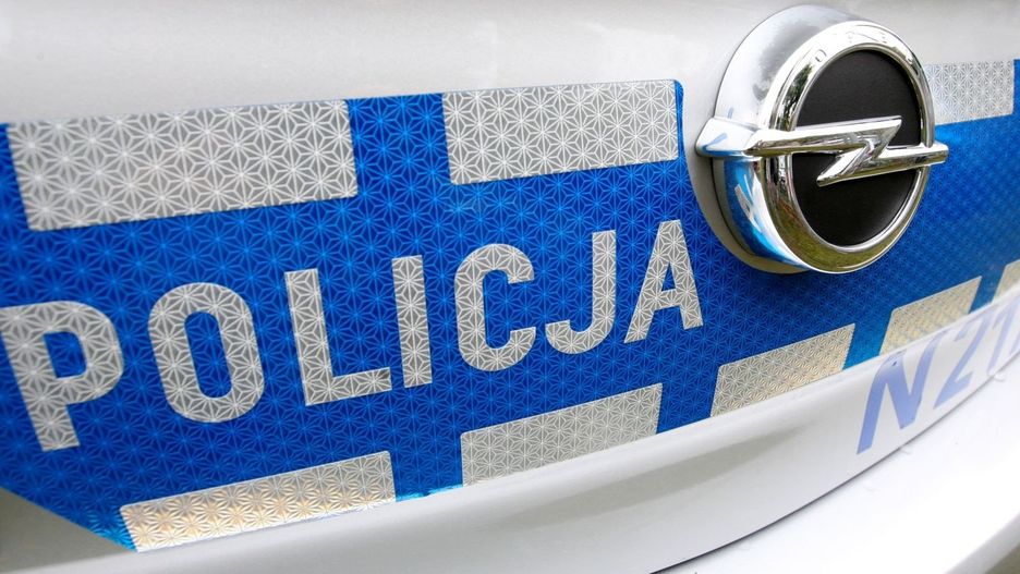 20.10..2015. GDYNIA
 NZ. UROCZYSTE PRZEKAZANIE 2 NOWYCH RADIOWOZOW POLICYJNYCH DLA KOMISARIARU W CISOWEJ PRZEZ SAMORZAD GDYNI
 FOT. TOMASZ BOLT / POLSKA PRESS
 DZIENNIK BALTYCKI