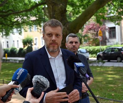 Prokuratura bada finanse Razem. Liderom i posłom partii może grozić więzienie