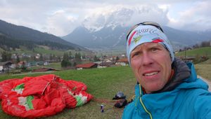 Góry, paralotnie i ekstremalny wyścig. Michał Gierlach walczy w elitarnych zawodach nad Alpami