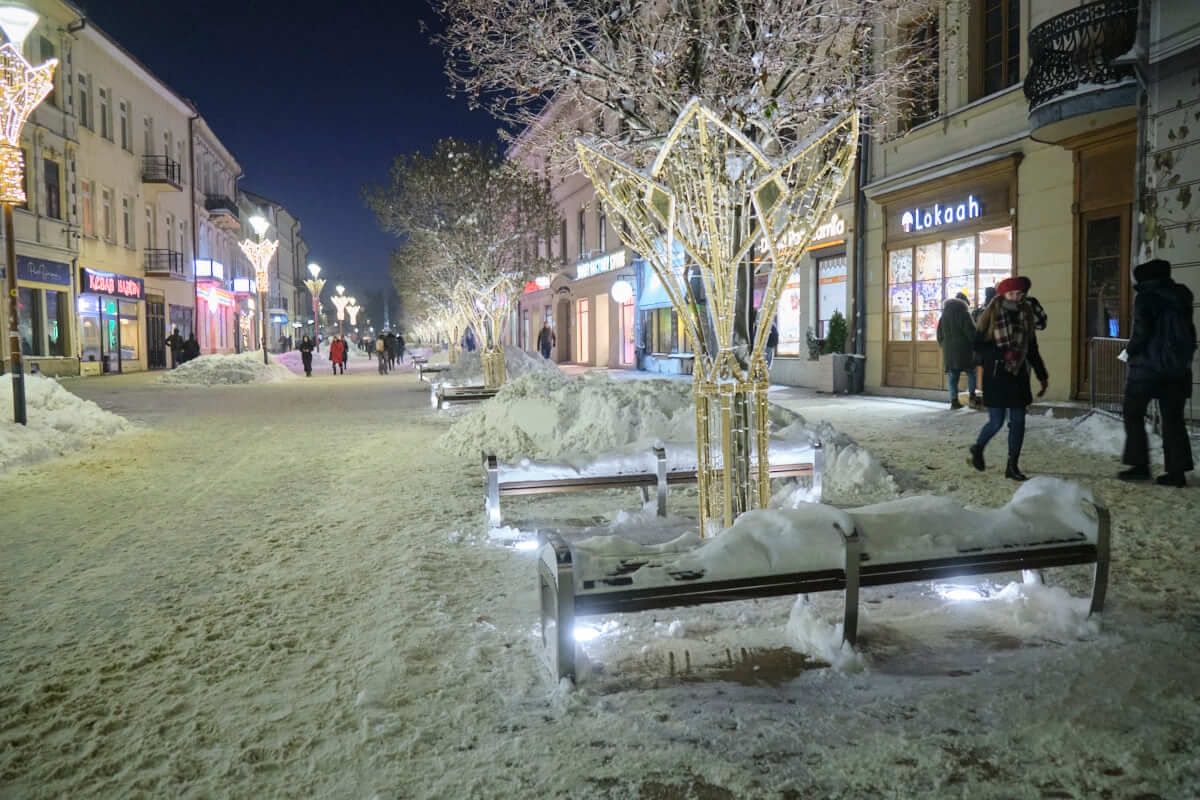 Montaż świątecznych iluminacji w Lublinie