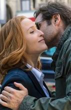 ''Z archiwum X'': Gillian Anderson miała dostać połowę mniejszą gażę od Davida Duchovny'ego