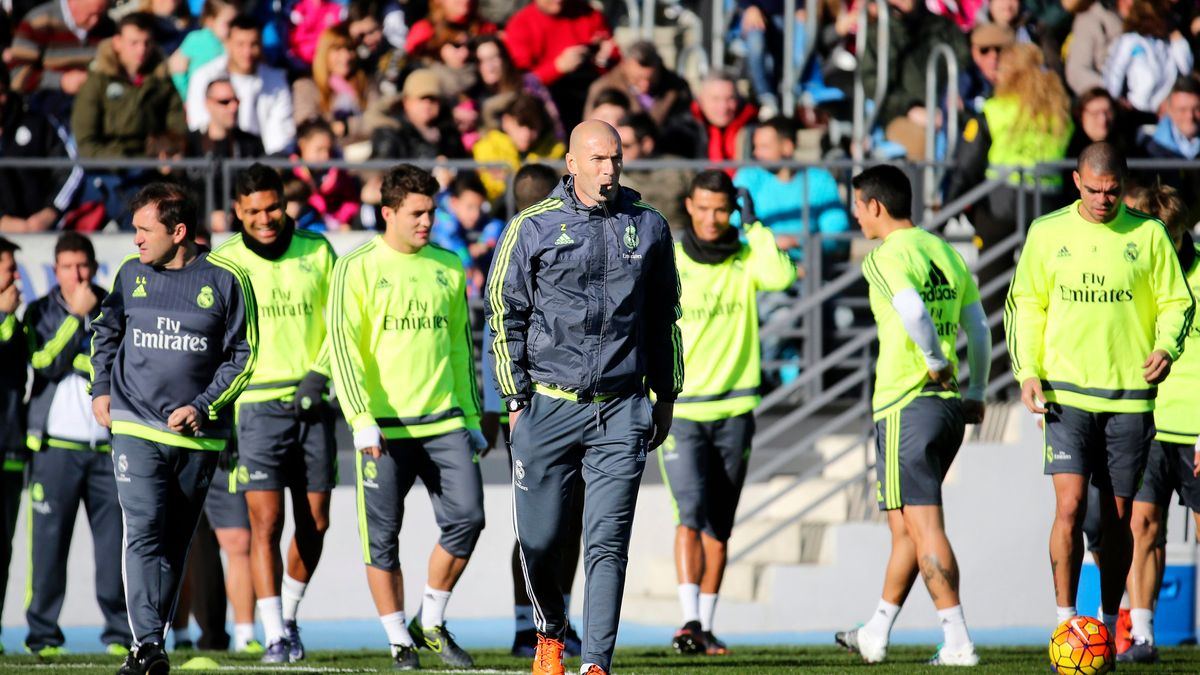 Zdjęcie okładkowe artykułu: PAP/EPA / BALLESTEROS / Pierwszy trening Realu Madryt pod wodzą Zidane'a
