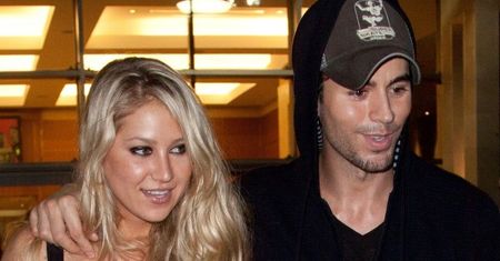 Anna Kournikova składa Enrique Iglesiasowi życzenia z okazji 47. urodzin i pokazuje zdjęcie z dziećmi (FOTO)