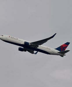 Z samolotu wypadła zjeżdżalnia awaryjna. Wciąż jej nie znaleziono