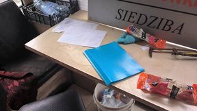 Grupa małolatów zdemolowała klub. "Brak wychowania"