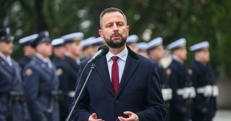 Podwyżki dla mundurowych. Minister obrony podał szczegóły