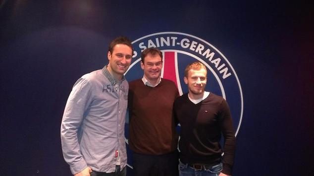 Vori i Melić zostali dzisiaj zaprezentowani w siedzibie PSG (fot. Facebook)