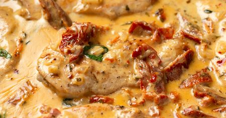 Zróbcie przepis "marry me chicken" na obiad. Jego sekret to obłędnie pyszny sos