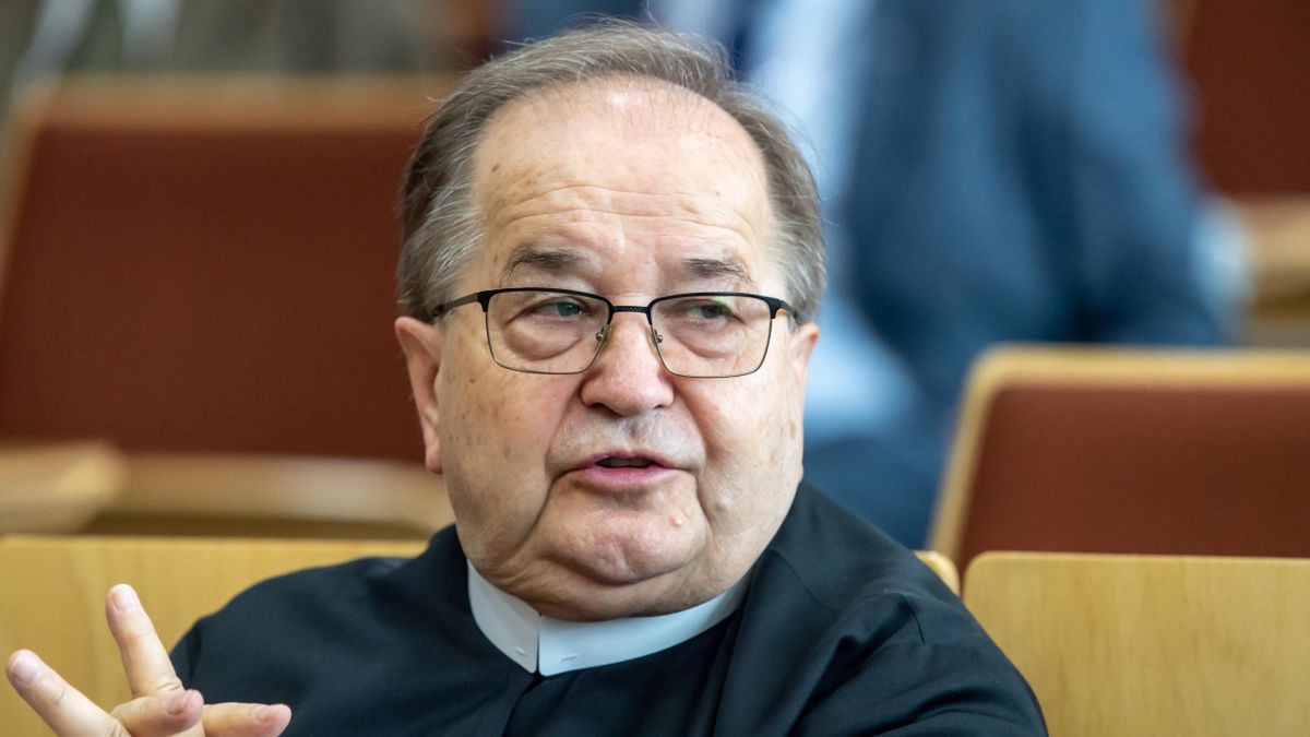 Ojciec Tadeusz Rydzyk namawia do wpłacania pieniędzy na rzecz Wyższej Szkoły Kultury Społecznej i Medialnej: "uczelnia kosztuje" 