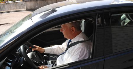 Płacimy miliony na paliwo polityków. Tak się wożą posłowie