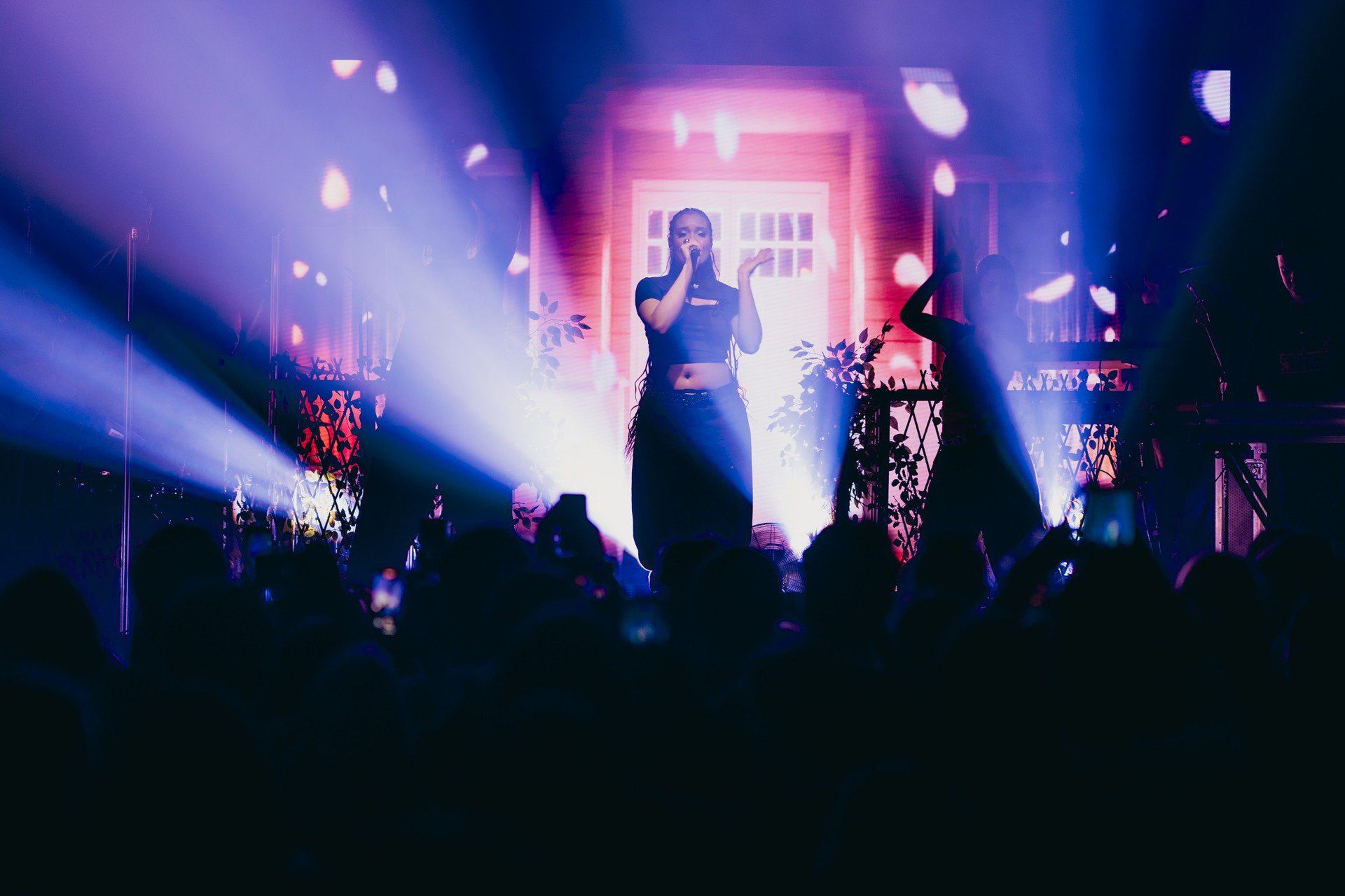 04.11.2025 GDANSK. KONCERT SARA JAMES W KLUBIE DRIZZLY GRIZZLY LISTOPAD, JESIEN, GDANSK, KONCERT, MUZYKA, KULTURA FOT. JAKUB STEINBORN / POLSKA PRESS/DZIENNIK BALTYCKI