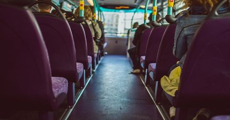 Oburzeni pasażerowie komunikacji miejskiej w potrzasku. "Mobilne sauny"
