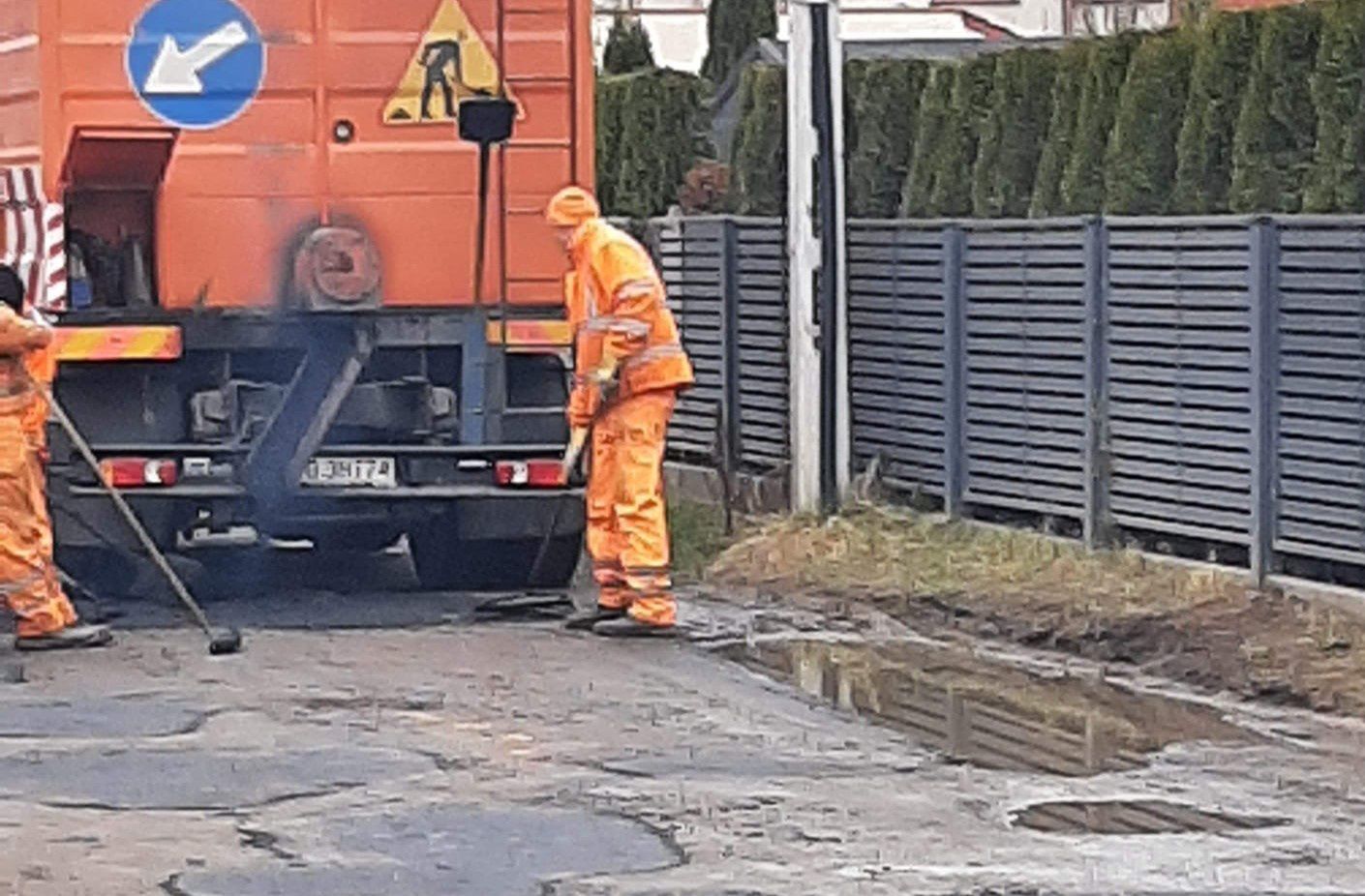 Zdjęcia obiegły Facebooka. Bareja wiecznie żywy w Poznaniu