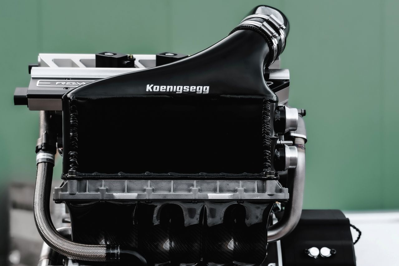 Koenigsegg nazwał swoją jednostkę "Tiny Friendly Giant", czyli "malutki przyjazny gigant".