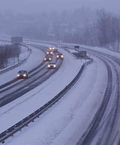 Fatalne warunki na drogach - są korki i kolizje